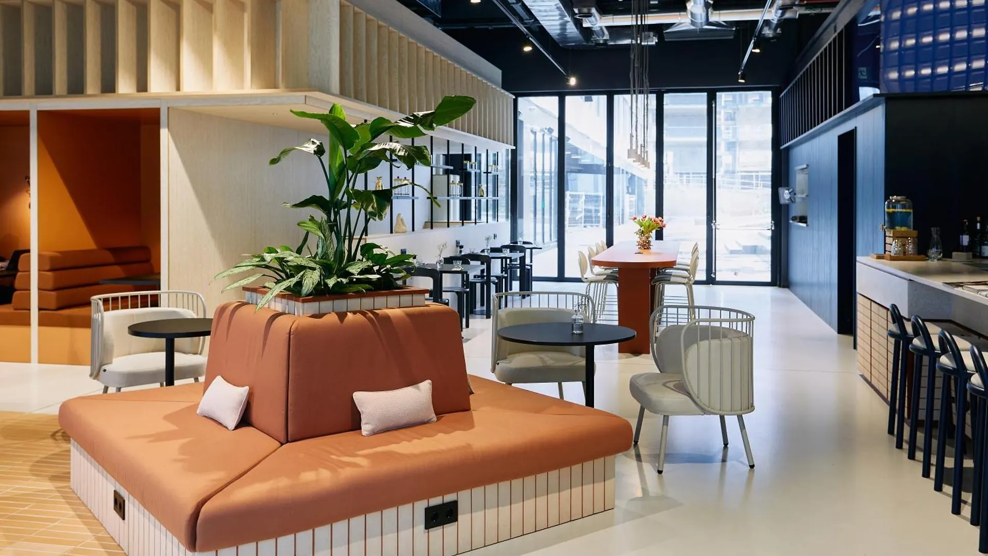 The Social Hub San Sebastian Extended Stay 3*,